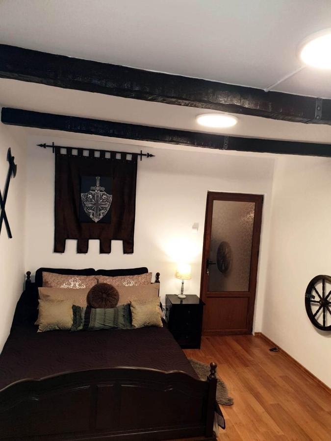 Apartament Medieval เปรดัล ภายนอก รูปภาพ