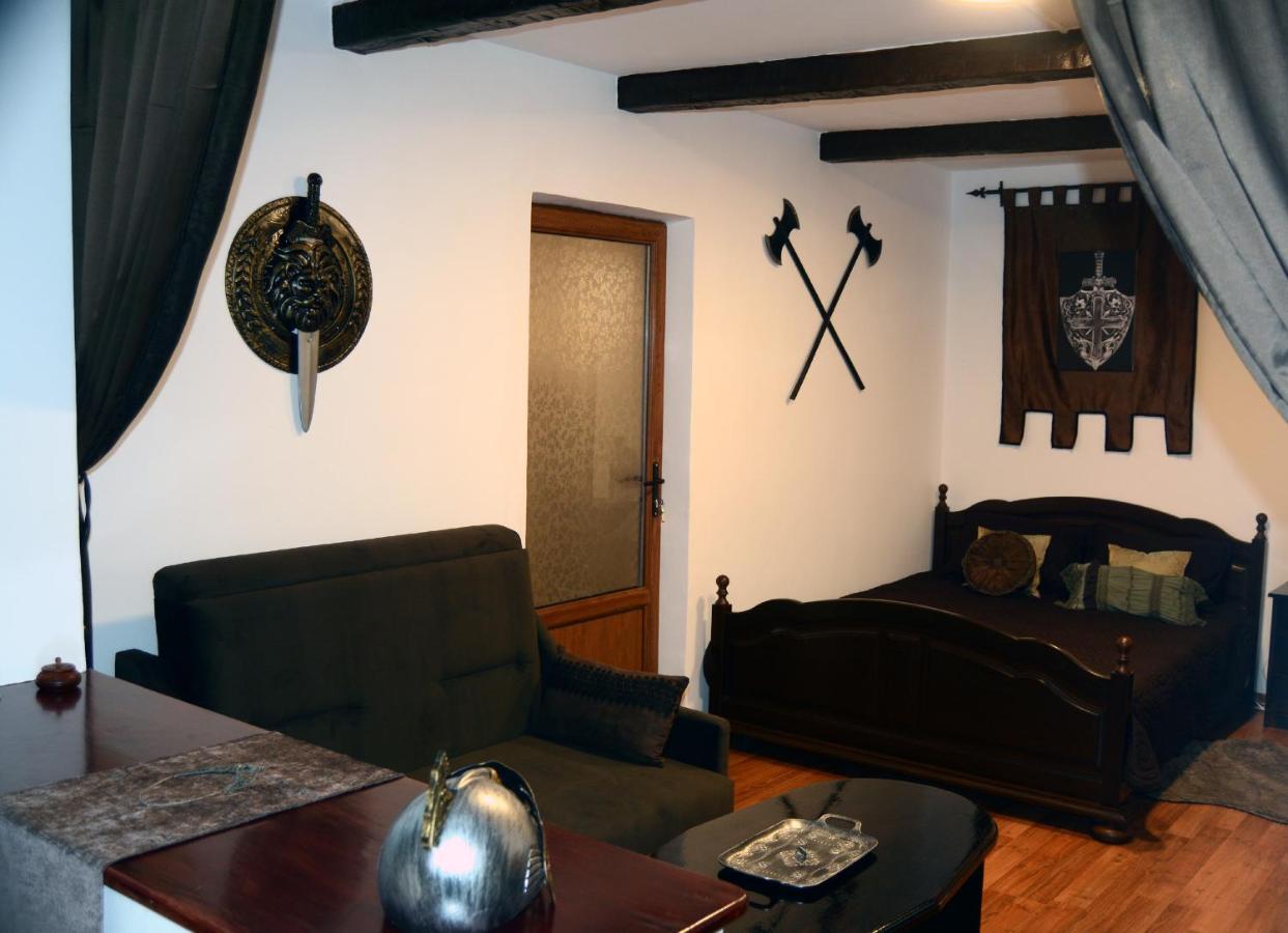 Apartament Medieval เปรดัล ภายนอก รูปภาพ